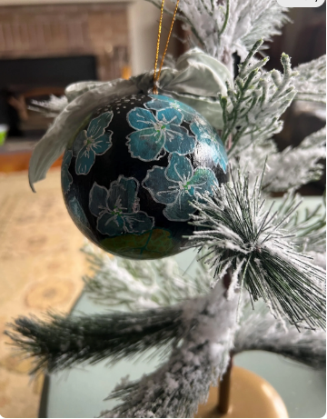 Hand-Painted Chinoiserie Ornament, Hydrangea Floral Bauble (3.5")