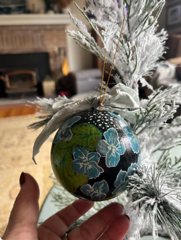 Hand-Painted Chinoiserie Ornament, Hydrangea Floral Bauble (3.5")