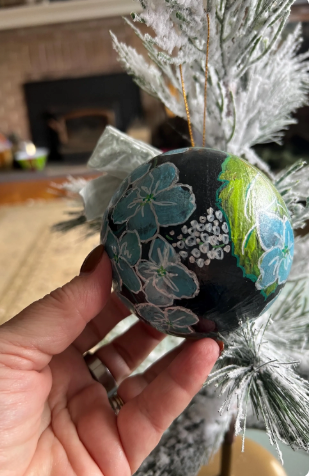 Hand-Painted Chinoiserie Ornament, Hydrangea Floral Bauble (3.5") #2