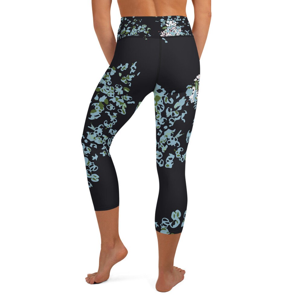 Yoga Capri Leggings- navy hydrangea