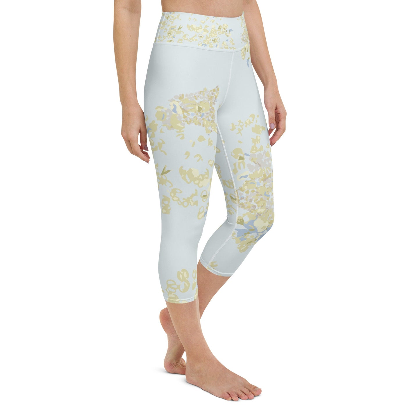 Yoga Capri Leggings- light blue Hydrangeas